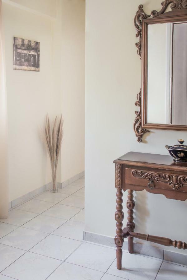 Artemis Central Apartment Corinto Esterno foto